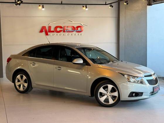 CHEVROLET CRUZE 1.8 LT 16V FLEX 4P AUTOMÁTICO CHEVROLET CRUZE 1.8 LT 16V FLEX 4P AUTOMÁTICO